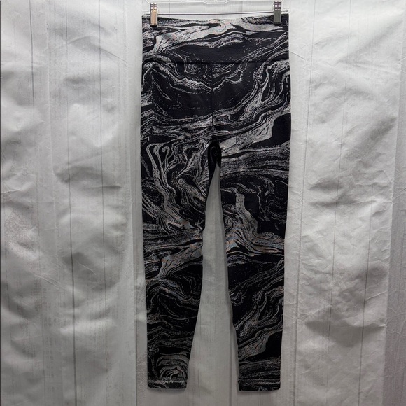 Athleta Aurora Shine Black and Silver Marble Swirl Athletic Tights Leggings - Picture 2 of 6
